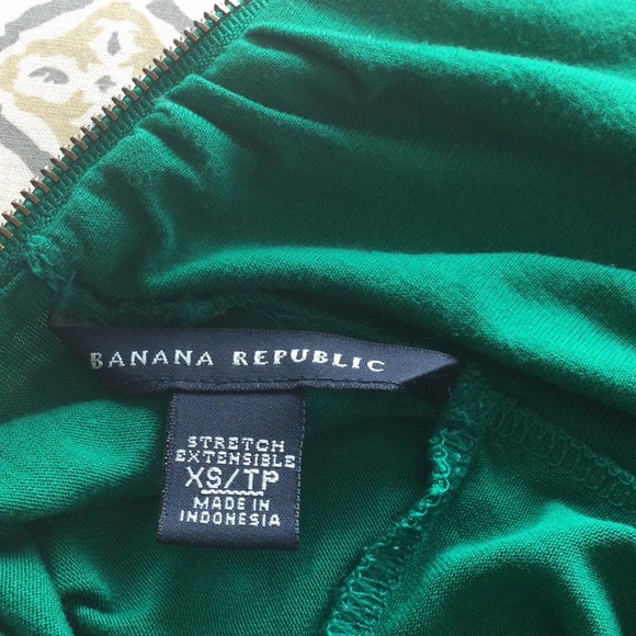 Banana Republic stretch mock neck tee - Picture 4 of 6